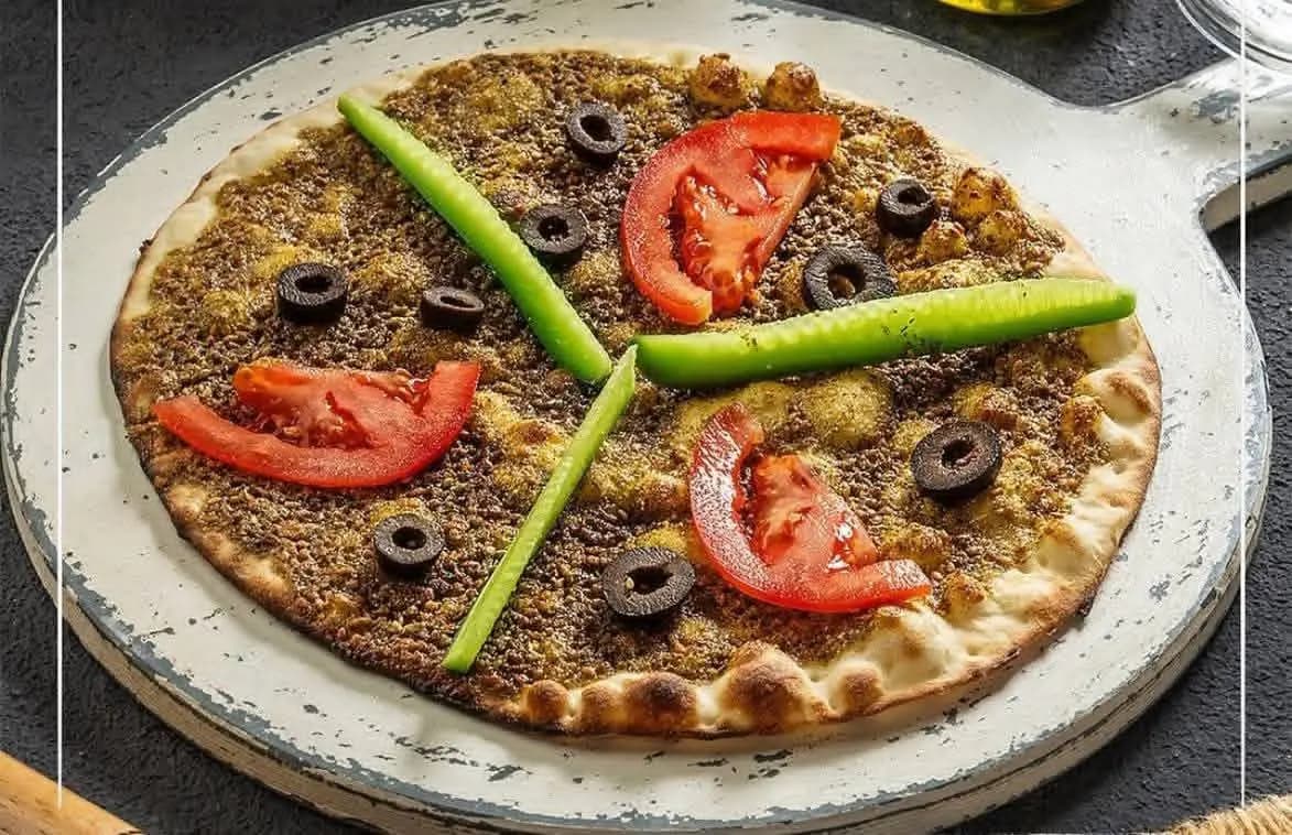 فطيرة زعتر بالخضار - صورة 1