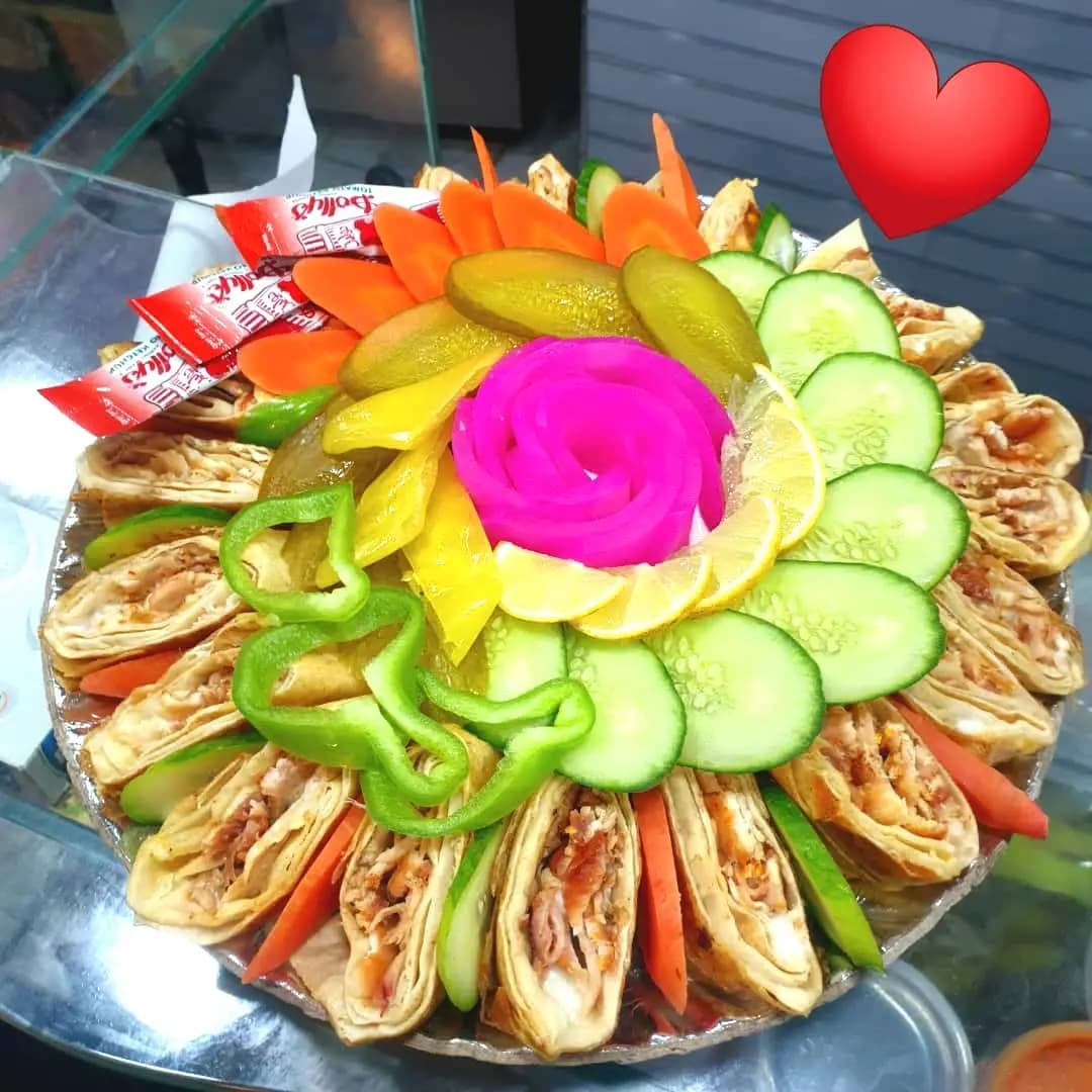 صحن شاورما عربي عائلي - صورة 3