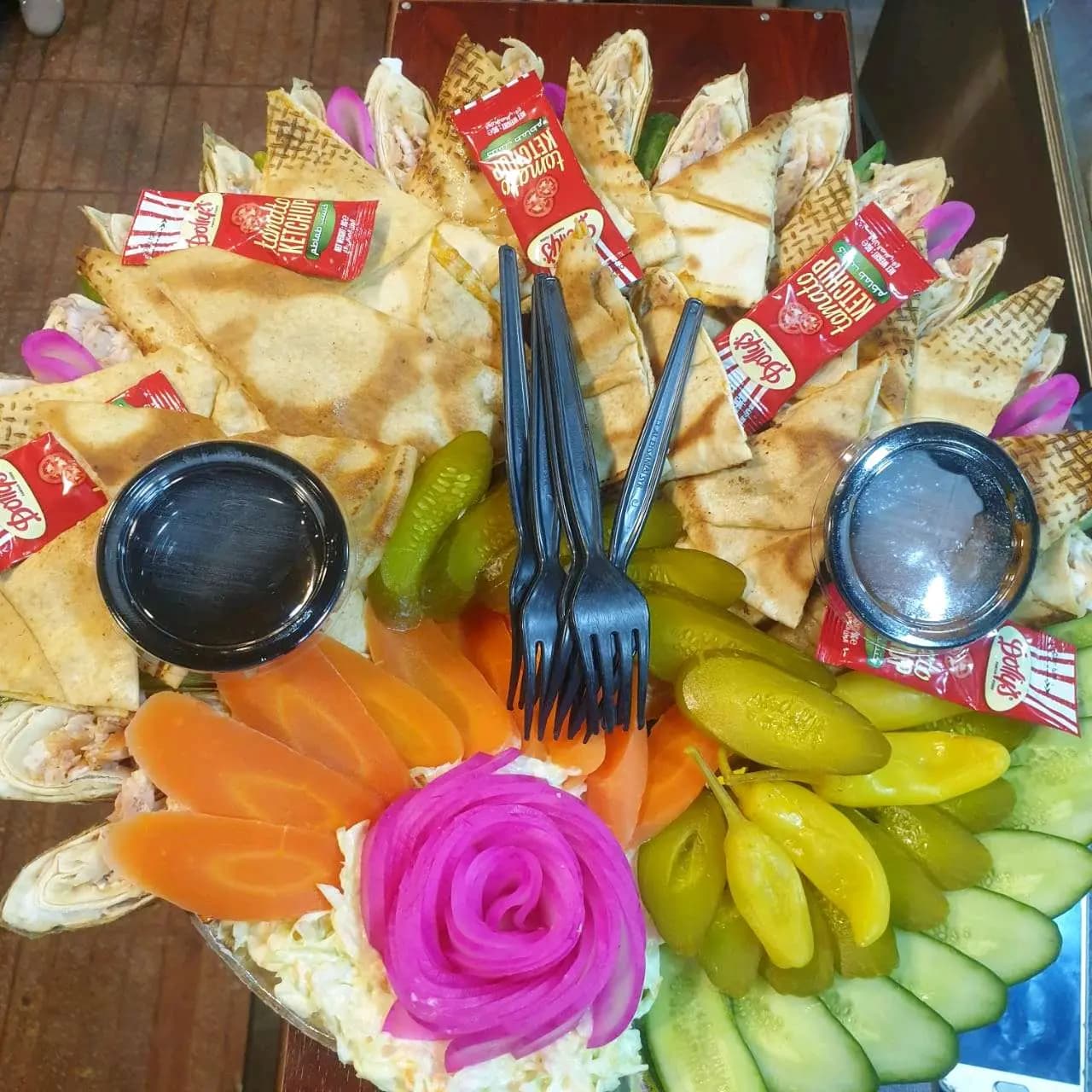 صحن شاورما عربي عائلي - صورة 1