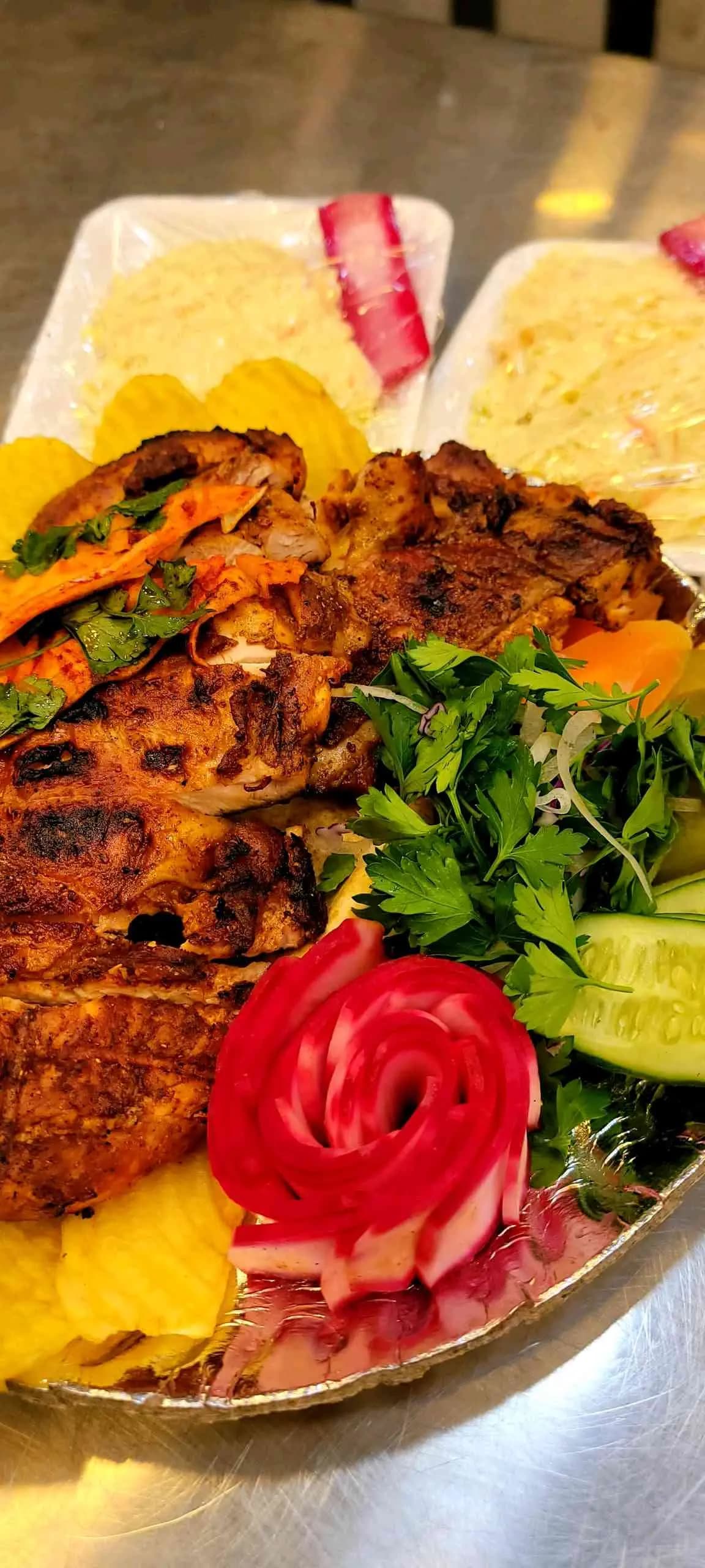 فروج مشوي على الفحم - صورة 1