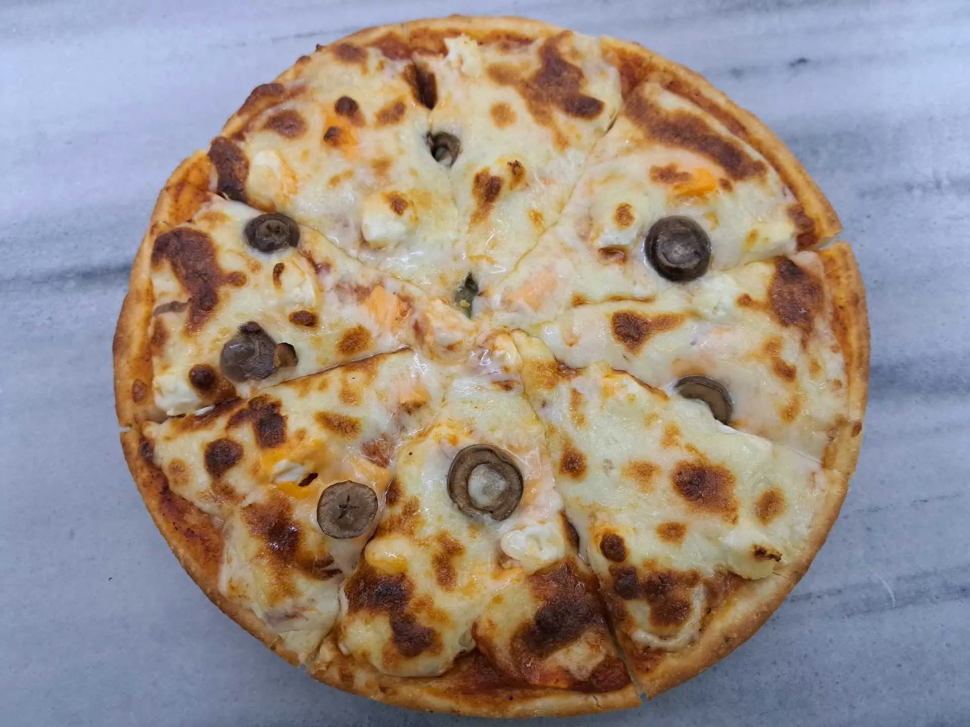 بيتزا صغير مشكل جبن - صورة 1