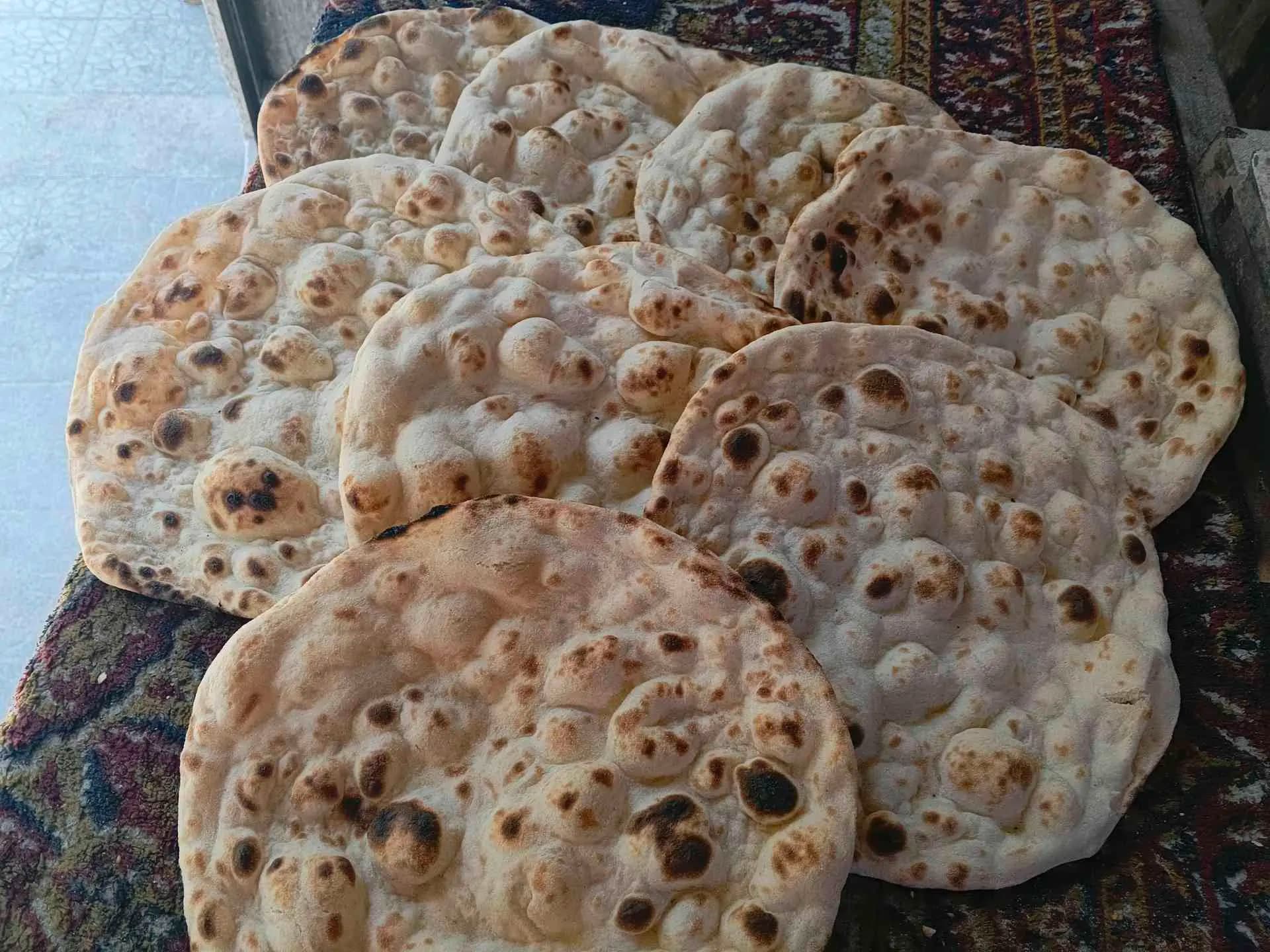 خبز تميس على التنور - صورة 4