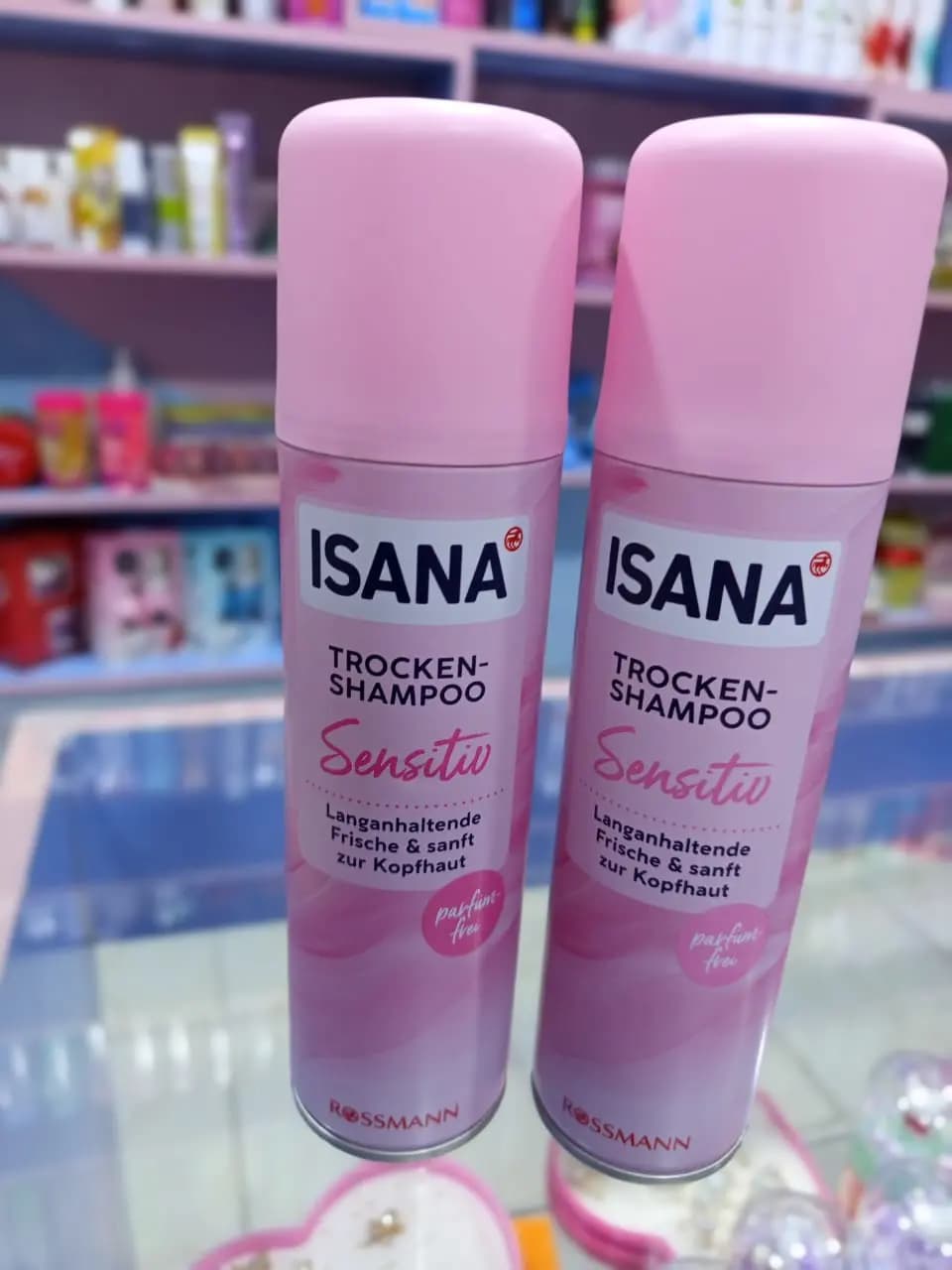 ISANA شامبو جاف - صورة 1