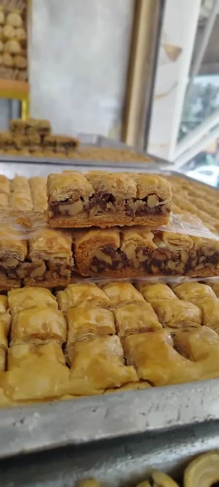 بقلاوة باالجوز والسمن العربي - صورة 2