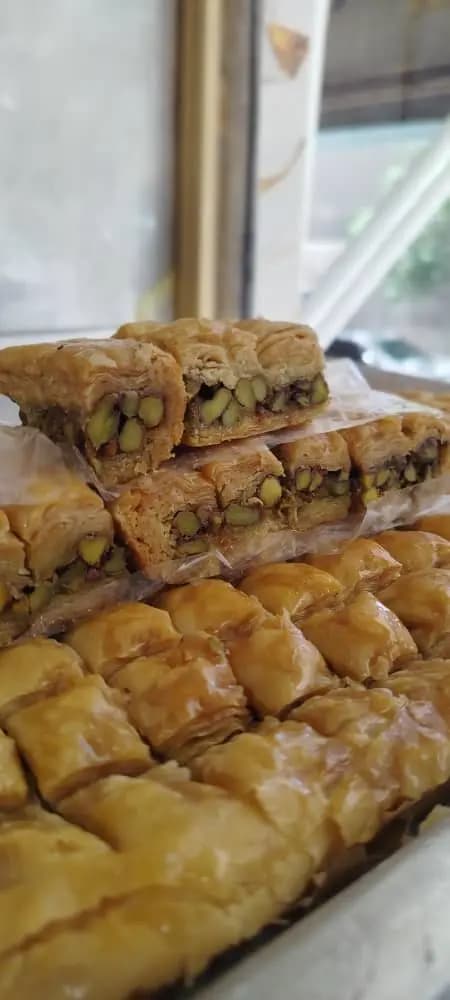 بقلاوة باالفستق الحلبي السمن العربي - صورة 1