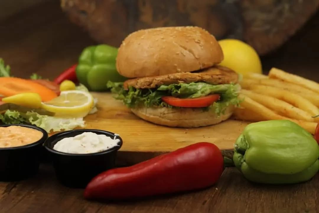 برغر دجاج مع شيدر - صورة 1
